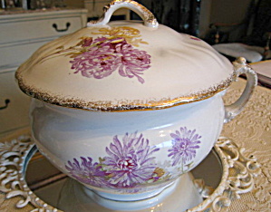 Royal Porcelain Chamber Pot