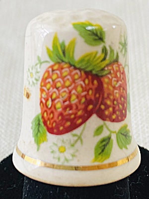 Vintage Strawberry &#127827; Motif Thimble