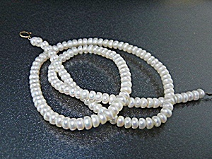 14k Gold Clasp Freshwater 4mm Pearls Necklace