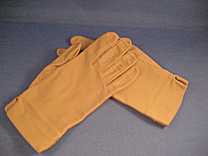 Isotoner Tan Gloves